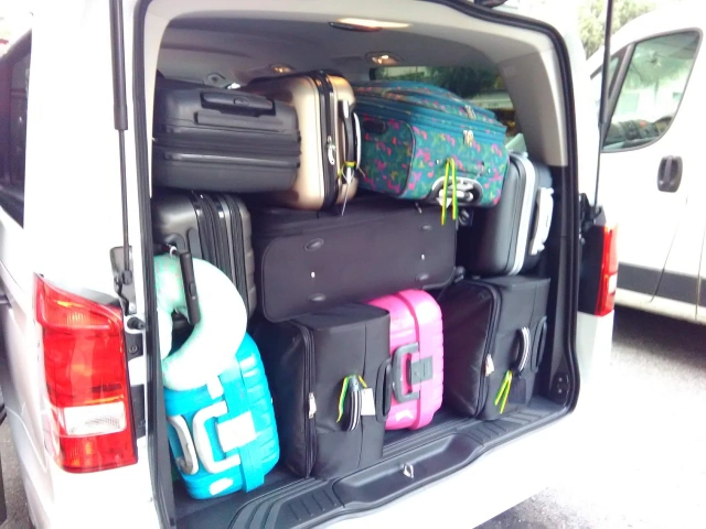 Taxi con equipaje grande en Quintana y Congosto a León