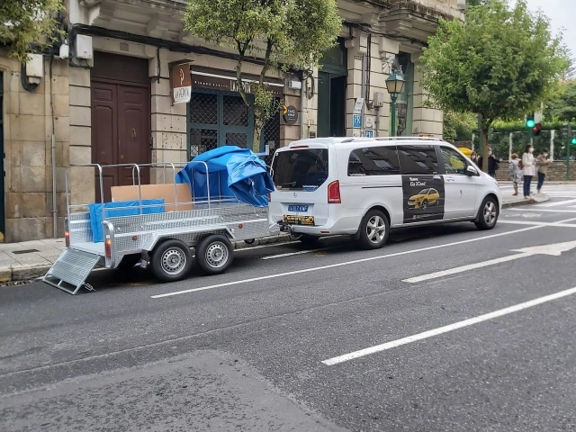 Taxi con remolque en Riego de la Vega